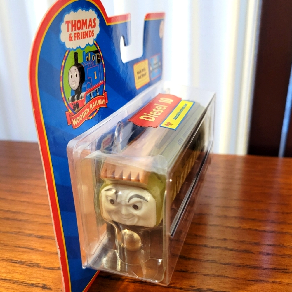 Thomas Wooden Railway Diesel 10 Engine - 2006 - New in Package - Picture 4 of 6